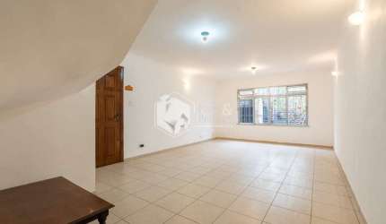 Casa tipo para venda com 3 quartos, 175m²