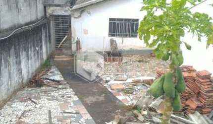 Terreno à venda, Com 382 metros quadrados, contendo uma  edificação de 76 metros para ser demolida