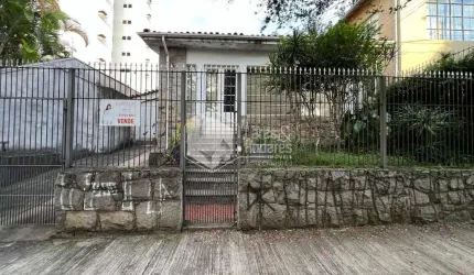 Casa tipo para venda com 5 quartos, 180m²