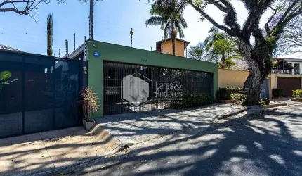 Casa tipo para venda com 4 quartos, sendo 1 suíte, 428m²