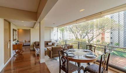 Apartamento tipo para venda com 4 quartos, sendo 2 suítes, 262m²