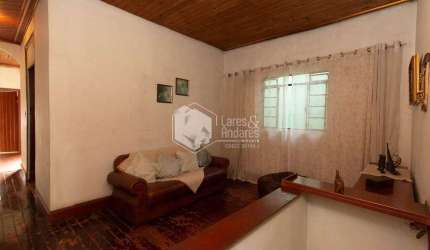Casa tipo para venda com 3 quartos, 90m²