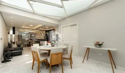 Sobrado para venda com 4 quartos, sendo 4 suítes, 200m²