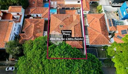 Casa tipo para venda com 5 quartos, sendo 3 suítes, 300m²