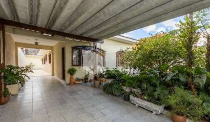 Casa tipo para venda com 3 quartos, sendo 1 suíte, 300m²