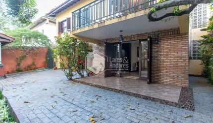 Sobrado para venda com 4 quartos, sendo 2 suítes, 205m²