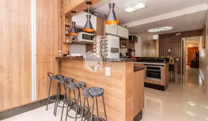 Sobrado para venda com 3 quartos, sendo 3 suítes, 153m²