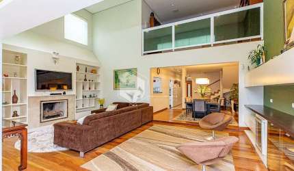 Casa tipo para venda com 4 quartos, sendo 1 suíte, 380m²