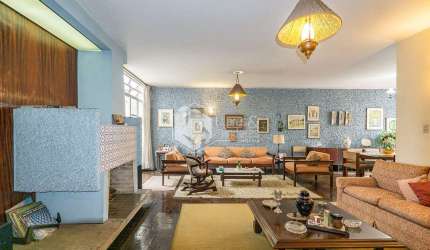 Casa tipo para venda com 4 quartos, 313m²