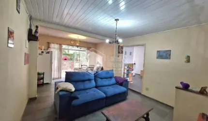 Casa tipo para venda com 5 quartos, sendo 1 suíte, 298m²