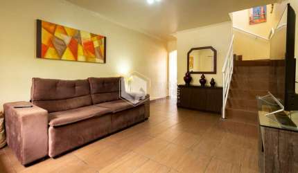 Casa tipo para venda com 3 quartos, 122m²