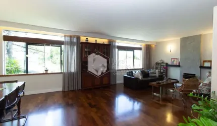 Casa tipo para venda com 4 quartos, sendo 2 suítes, 314m²