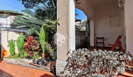 Casa tipo para venda com 3 quartos, 250m²