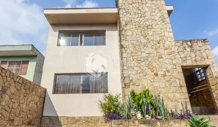 Casa de vila para venda com 3 quartos, sendo 3 suítes, 517m²