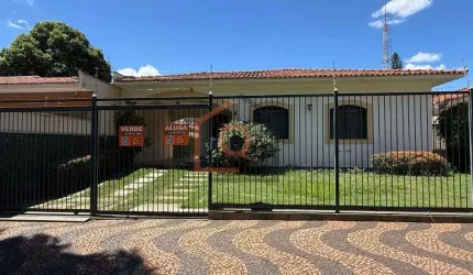 Casa de alto padrao com 3 dormitorios no Jardim Primavera, Araraquara