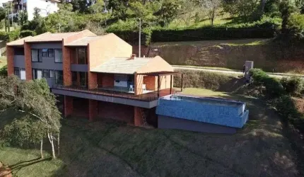 Casa de alto padrão - Imóvel para venda tem 528 metros quadrados com 4 quartos - Pedra Azul - ES