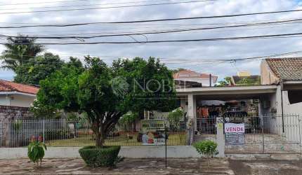 IMÓVEL COM 2 CASAS NA ZONA 4 DE MARINGÁ