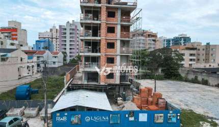 Cobertura 2 quartos (1 suíte) em Caiobá.