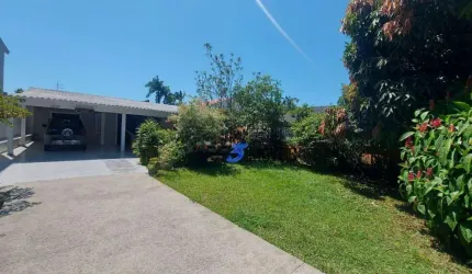 Casa com terreno amplo em Caiobá.  14x39 sendo 546m².
