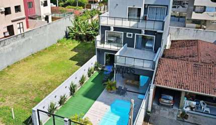 AMPLO SOBRADO COM PISCINA E VISTA PARA O MAR