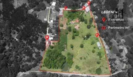 Chácara a 600 MTS do asfalto, Contendo 4 residências principais e 1 ponto comercial.