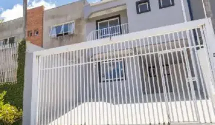 Sobrado triplex de 3 quartos  no Pilarzinho