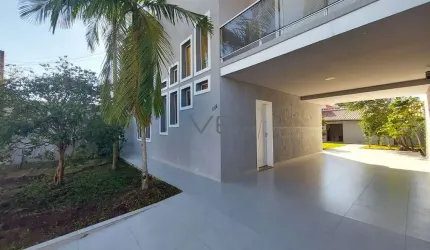 Casa Sobrado com 3 quartos, 192 m² privativos, 3 vagas de garagem, no Pineville, Pinhais - PR.
