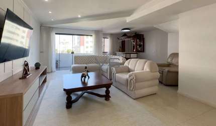 Cobertura Duplex com piscina, 3 quartos, 211 m² privativos, 3 vagas de garagem, no Água Verde, Curitiba - PR.