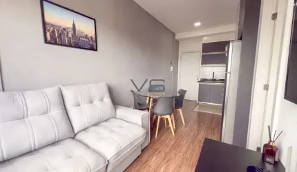 Apartamento studio semimobiliado com 31 m² privativos, no Portão, Curitiba - PR.