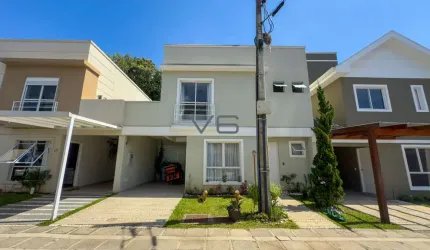 Casa em condomínio com 127.28m² privativos, 03 quartos, 2 vagas de garagem, no Barreirinha, Curitiba - PR.