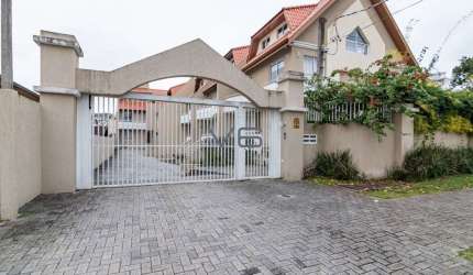 CASA EM CONDOMINIO - HUGO LANGE - 3 quartos - 1 suíte - 244 m² privativos - R$ 1.390.000.00