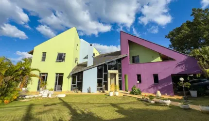 Casa com  624 m² privativos, 5 quartos, 3 suítes, 4 vagas de garagem, no Mercês, Curitiba-Pr