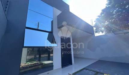 Casa Ampla com 03 Dormitórios sendo 01 Suíte no Jardim Paraná próximo a Avenida Tancredo Neves