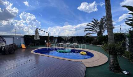 Sobrado com 03 Suites sendo 01 Suite Master e Área Gourmet com Piscina no Jardim Panorama