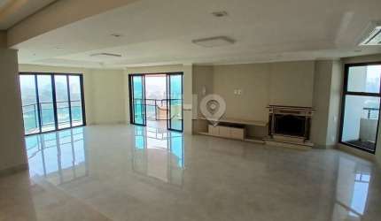 Apartamento com 4 quartos para alugar na Rua Gaivota, 202, Moema, São Paulo por R$ 30.000