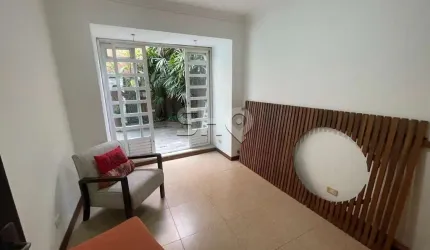 Casa com 3 quartos à venda na Rua Goitacaz, 149, Santa Cecília, São Paulo por R$ 1.000.000