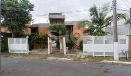 Casa com 4 quartos à venda na Rua Petrópolis, 522, Sumaré, São Paulo por R$ 4.400.000