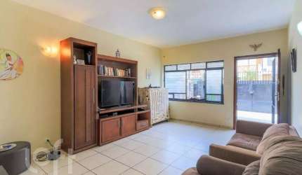 Casa com 3 quartos à venda na Rua Caetano José Batista, 182, Itaim Bibi, São Paulo por R$ 800.000