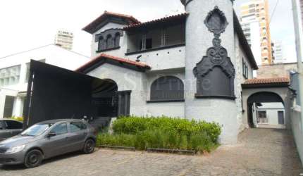 Casa com 2 quartos para alugar na Avenida Pacaembu, 1911, Pacaembu, São Paulo por R$ 32.000