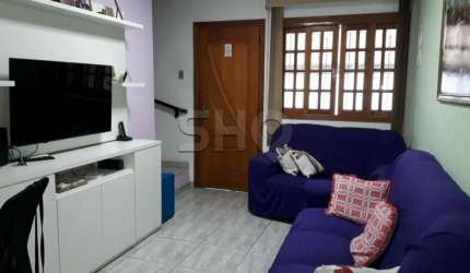 Casa com 2 quartos à venda na Rua Eduardo Nobre, 37, Vila Mazzei, São Paulo por R$ 330.000