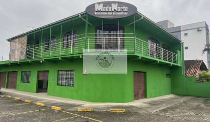 Excelente sobrado comercial de esquina, com 462 m² construídos, num terreno de 711 m², aceita troca