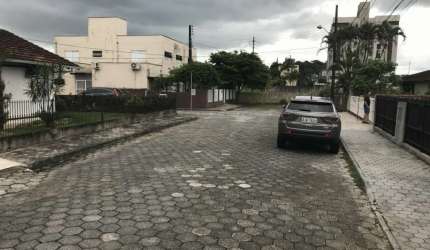 Residencia averbada no Bom Retiro, 4 dormitorios, pode ser financiada