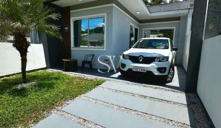 Casa Geminada a venda de 02 Dormitórios com 02 vagas de garagem no Loteamento Lisboa III em São José-SC
