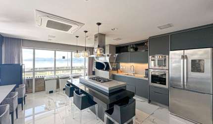 Apartamento Alto Padrão com 03 Dormitórios sendo 03 Suítes no Estreito/ Florianópolis, SC