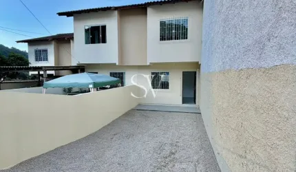 Casa Sobrado de 02 Dormitórios com amplo terreno no bairro Tarumã- Potecas- São José-SC