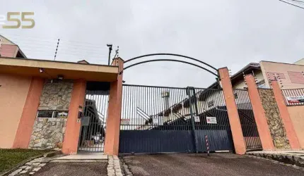 Sobrado - 2 Quartos e 2 Vagas de Garagem - Em Condomínio no Xaxim