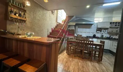 Excelente Casa Residencial com Sala Comercial !!!