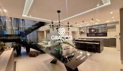 Casa Triplex com 4 Quartos - 2 Vagas em Condomínio Fechado - Campo Comprido