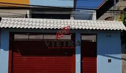 Sobrado Amplo, Bem Localizado!