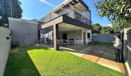 Sobrado à venda, 151 m² por R$ 800.000,00 - Centro - Toledo/PR